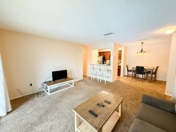 3705 SW 27th St, Gainesville, FL