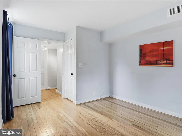 2832 S Abingdon St #B1 — Photo 8