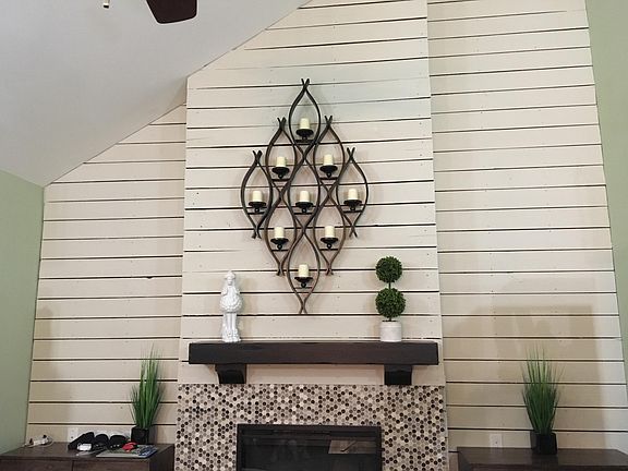 Accent wall w/ fireplace