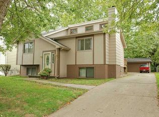 5700 SW 2nd St, Des Moines, IA 50315