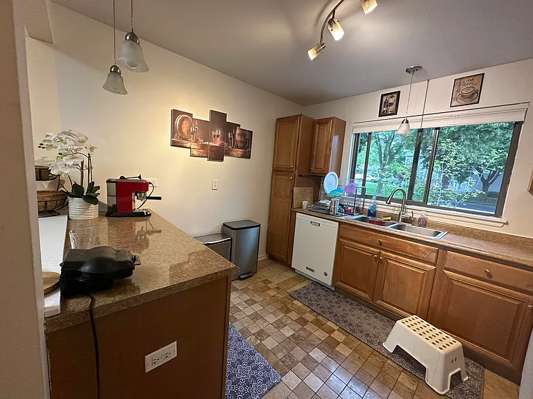 947 Manchester Cir #947 — Photo 2