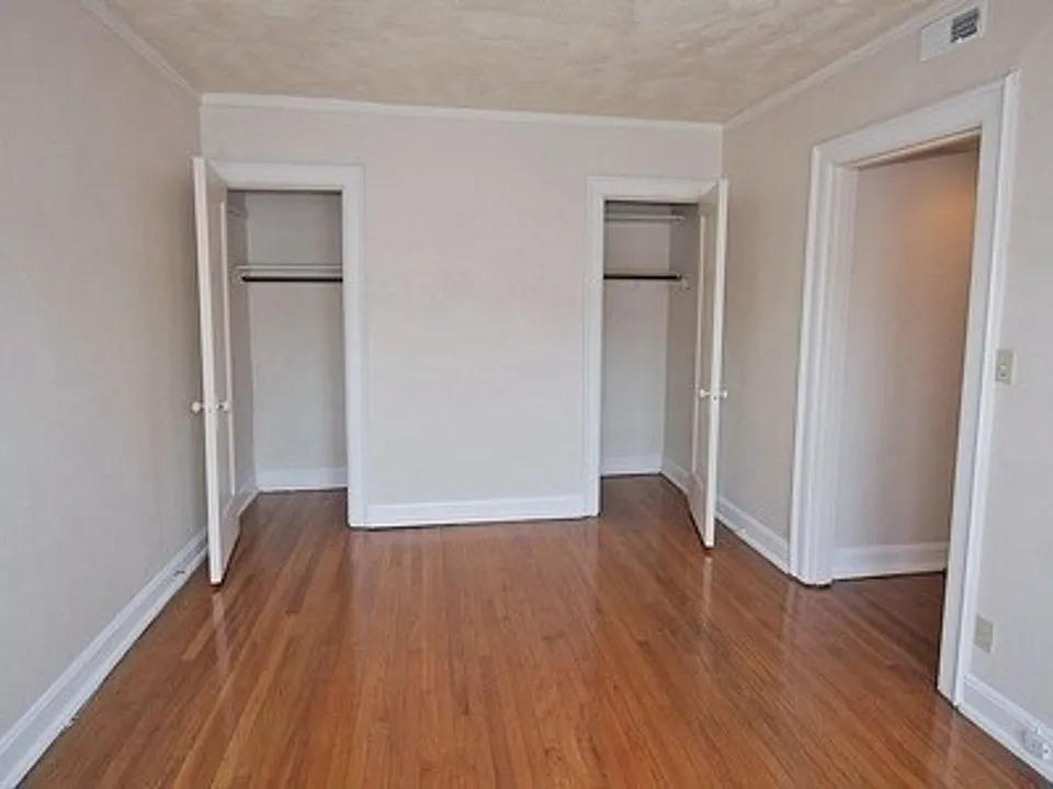 Building Photo 5