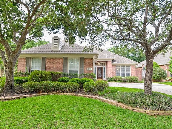 This charming home is a beauty!