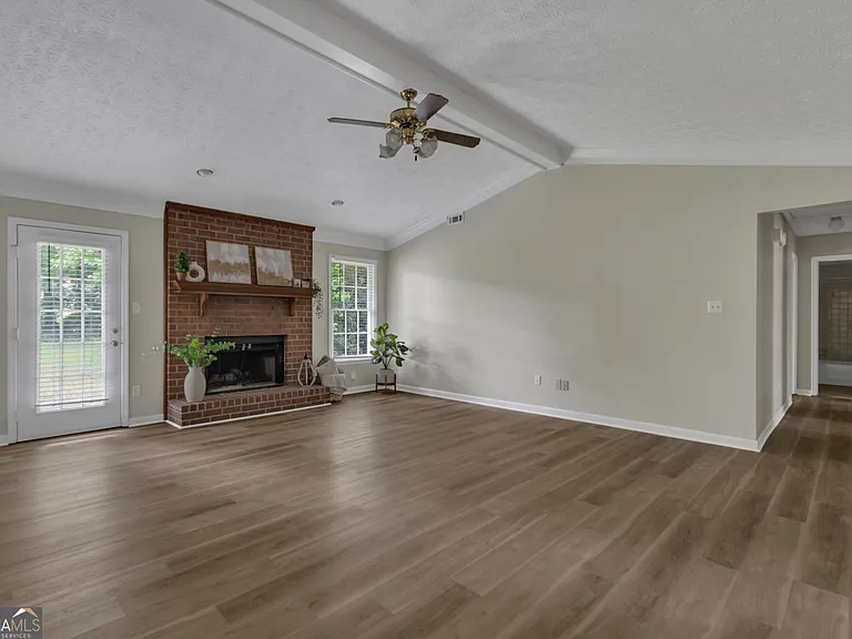 116 Crofts Cor — Photo 5
