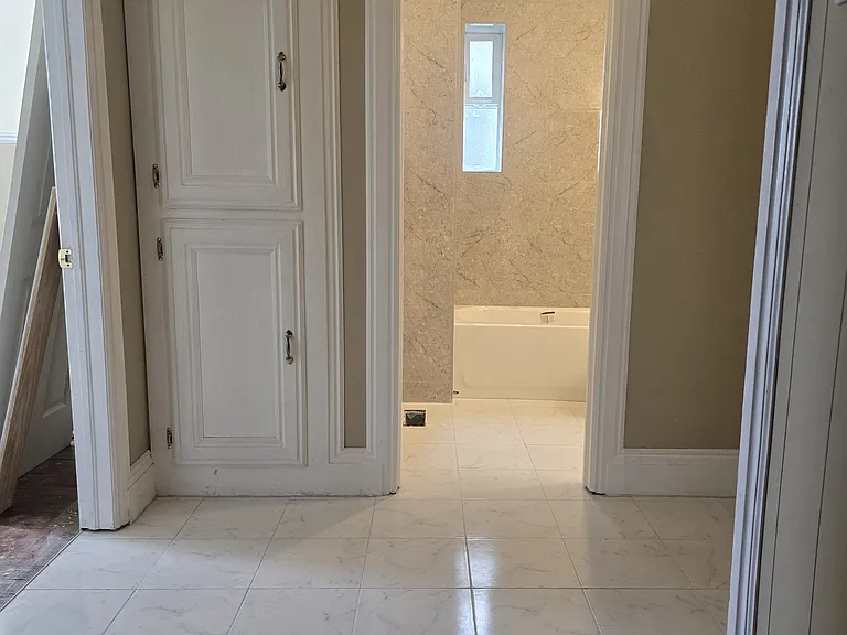 839 E 200 S — Photo 9