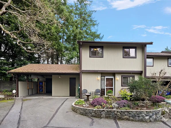 897 Admirals Rd #13, Esquimalt, BC V9A 2P1