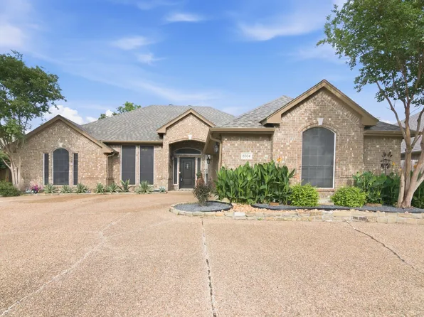 8304 Red Rose Trl, North Richland Hills, TX 76182