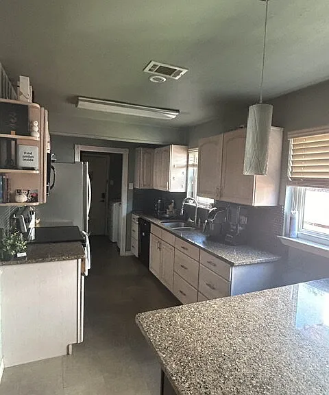 737 Snowden Dr — Photo 5