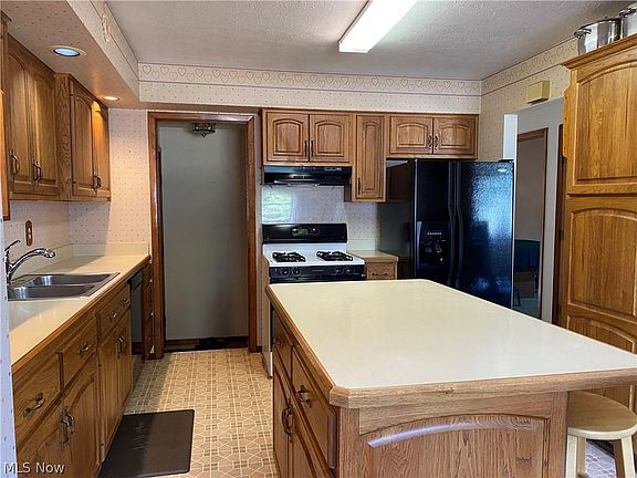 5th image of 34651 Glen Dr