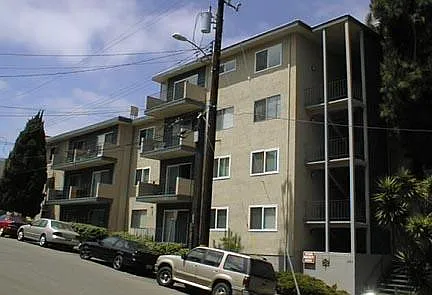 585 Macarthur Blvd #3 — Photo 9
