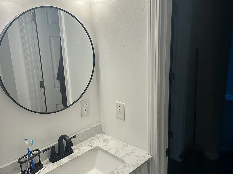 8R Pine St #1 — Photo 12
