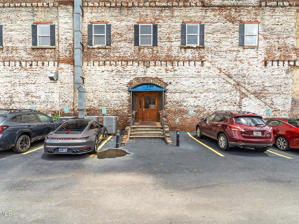 1st image of 105 W Jackson Ave #9