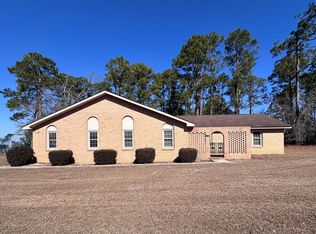 564 W Oglethorpe Ave, Lyons, GA 30436