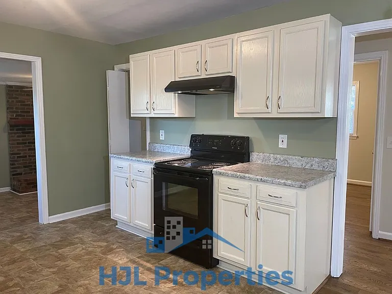 106 Graeme Dr — Photo 4