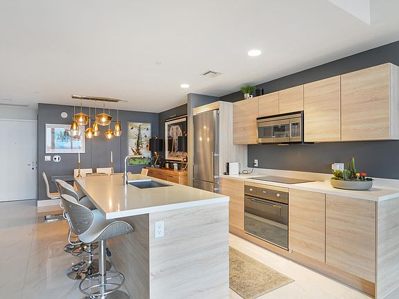 5th image of 16385 Biscayne Blvd Unit 3203