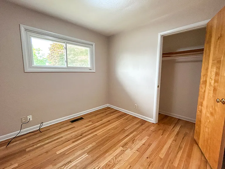 1550 Corina Dr SE — Photo 16