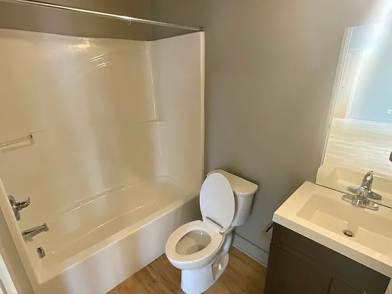 425 N Walnut St — Photo 68