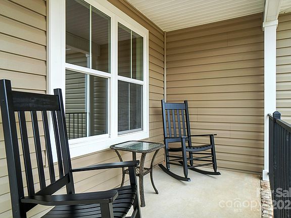 2nd image of 3467 Storybrook Ln