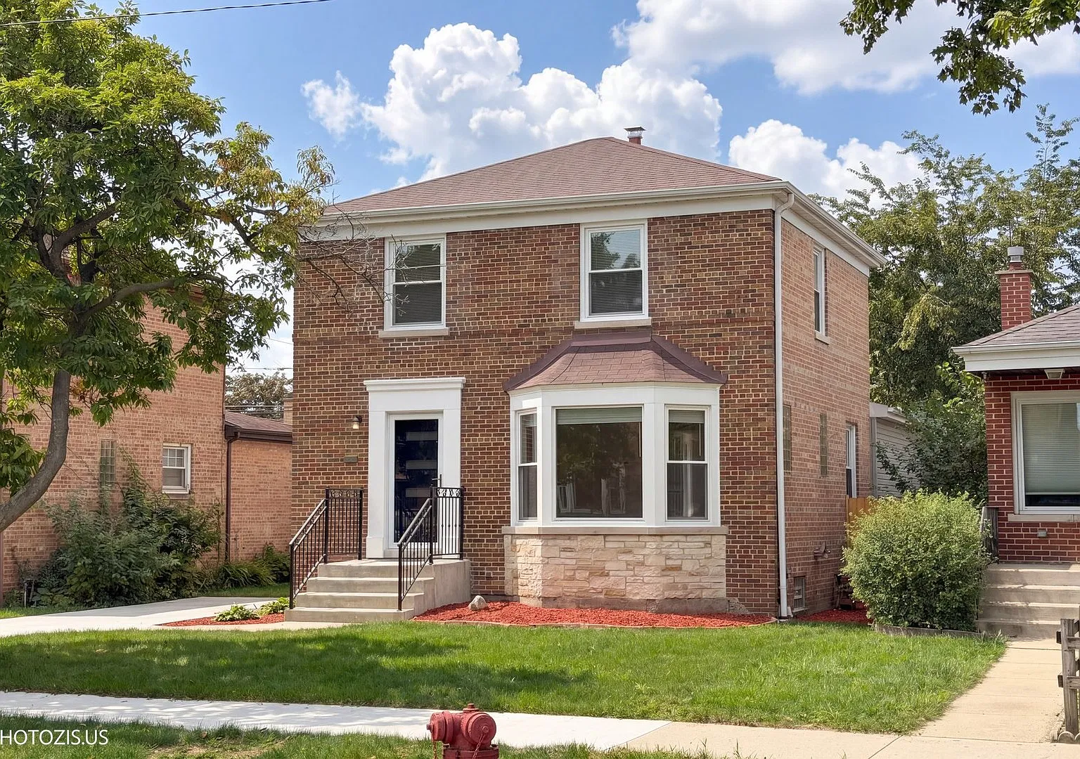 3 bed, 1939 sqft, $4,350 — Photo 1