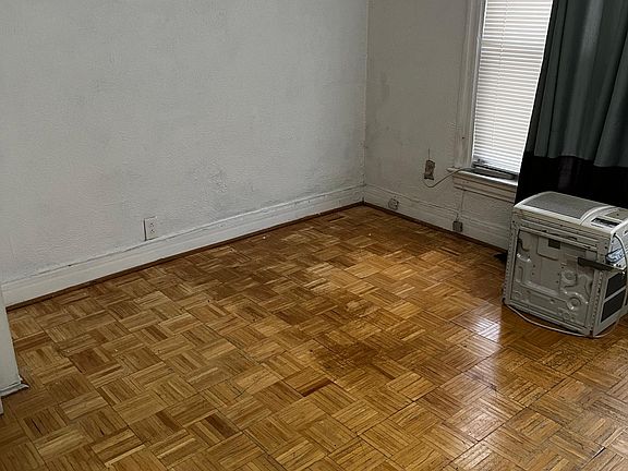 4th image of 44 New St