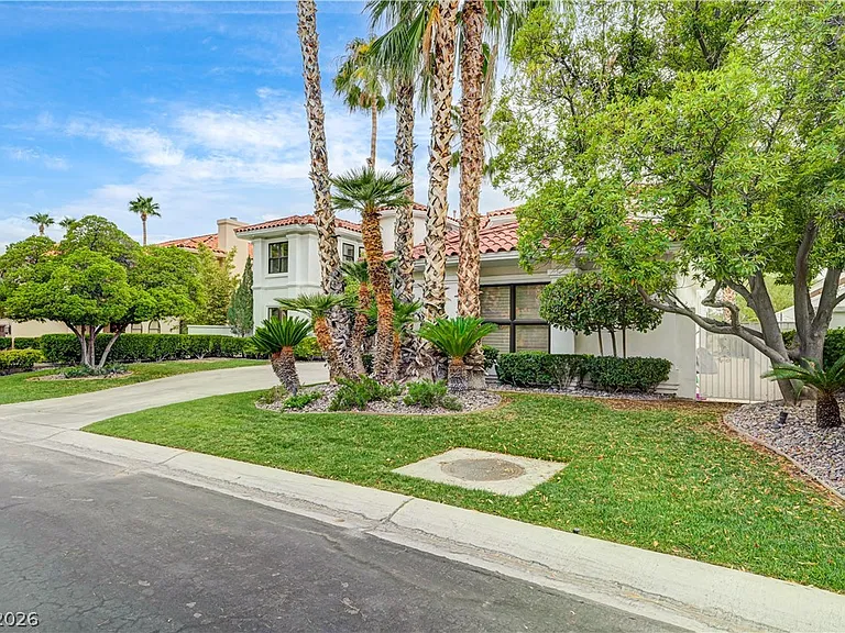 8901 Robinson Ridge Dr — Photo 3