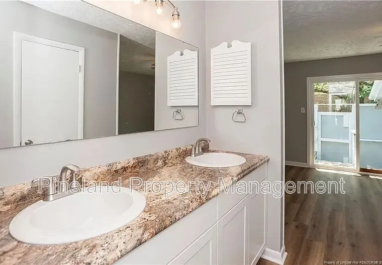 2012 Lakemeadow Dr — Photo 17