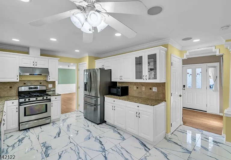 67 Nostrand Rd — Photo 16