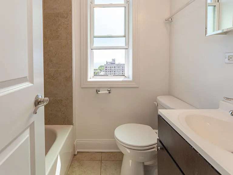 1246 W. Pratt — Photo 20