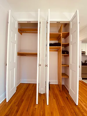 Rented by Metropolis Real Estate of Manhattan | media 17