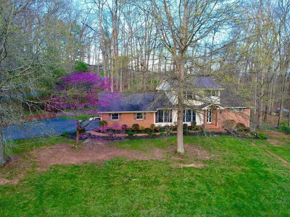 608 Sherwood Dr, Marion, VA 24354
