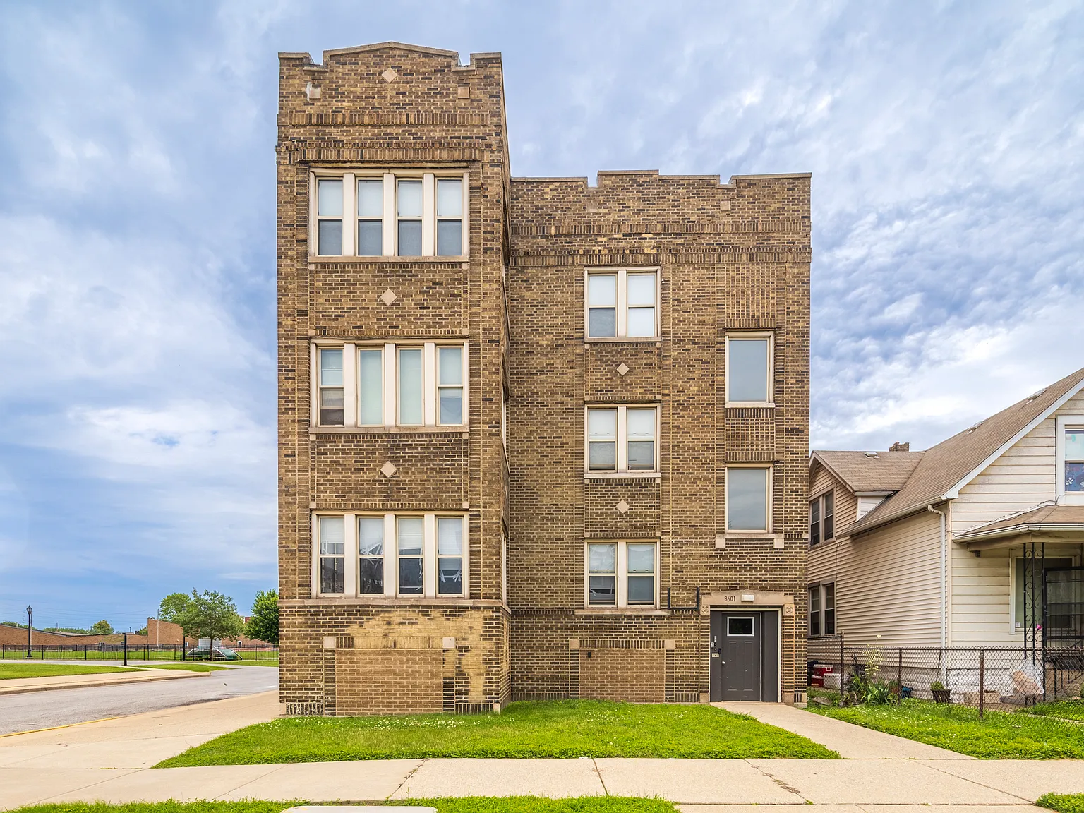 2 bed, $1,200 — Photo 1
