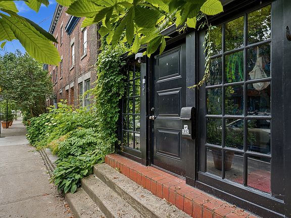 3rd image of 1852 Rue Plessis