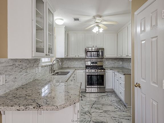 2nd image of 3815 Stony Creek Ln