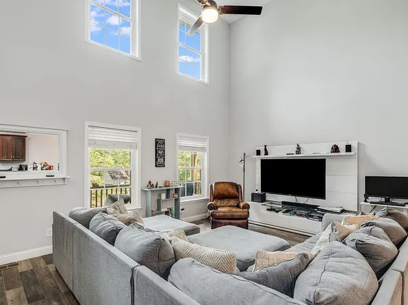 133 Shadow Oak Ln, Clyde, NC 28721