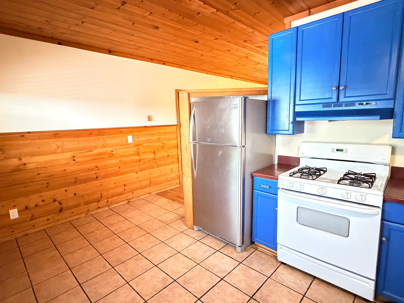 4 bed, 1465 sqft, $2,500 — Photo 4