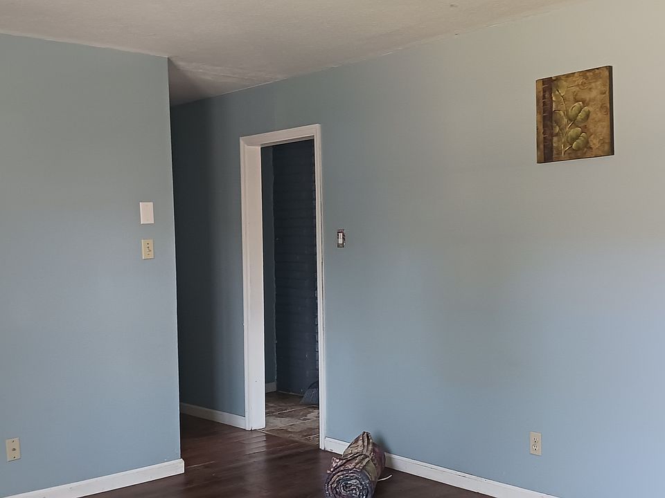 1st image of 124 Lynwood Ln