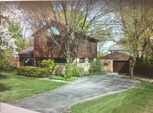 2384 Asbury Rd, Northbrook, IL 60062