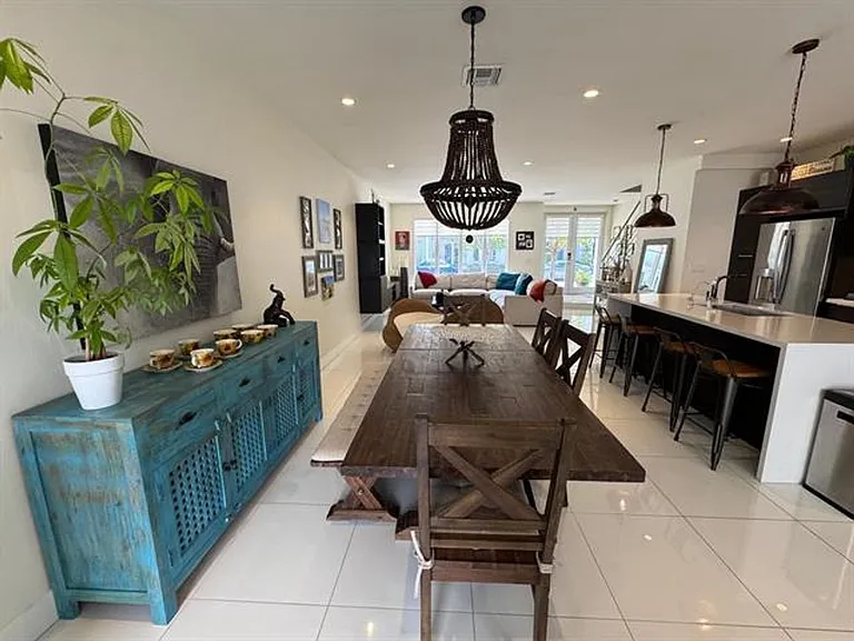 6361 NW 103rd Psge #Townhouse 6361 — Photo 5
