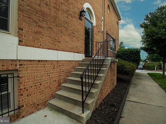 2nd image of 1200 S Kenwood Ave