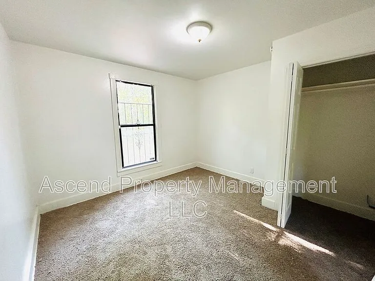 1006 Rockway Dr — Photo 8