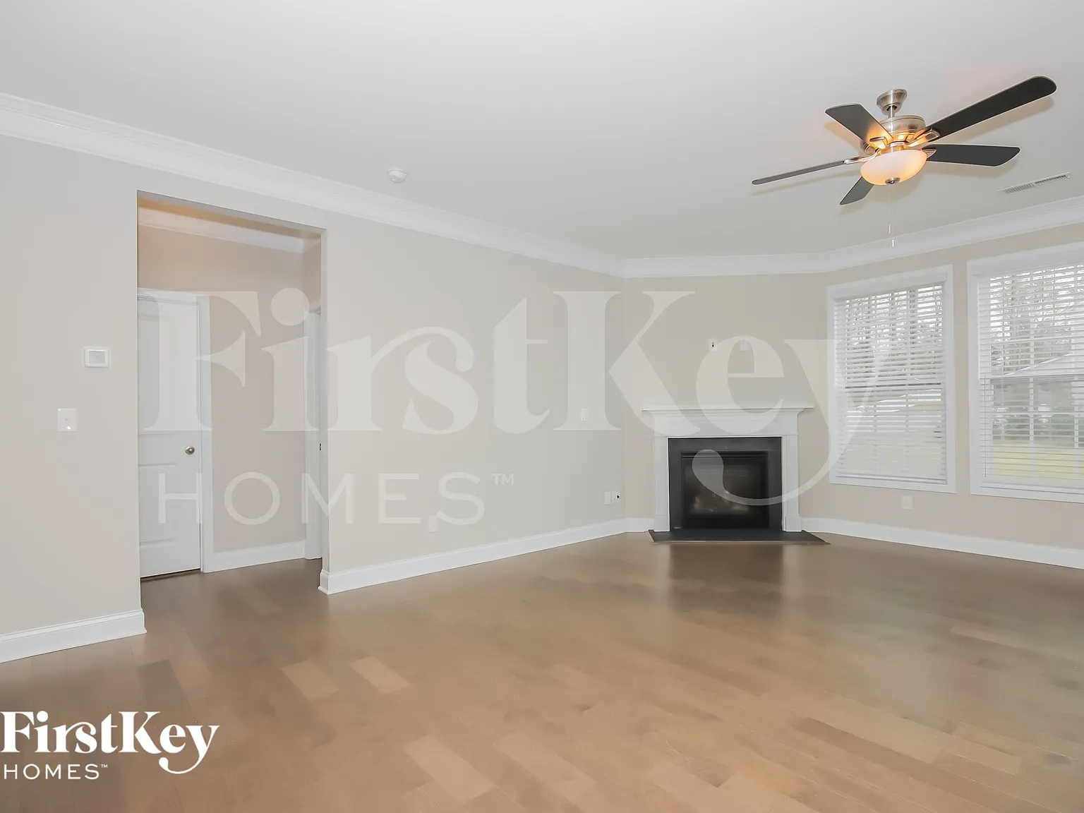 5 bed, 3.0 bath, 2575 sqft, $2,220 — Photo 2