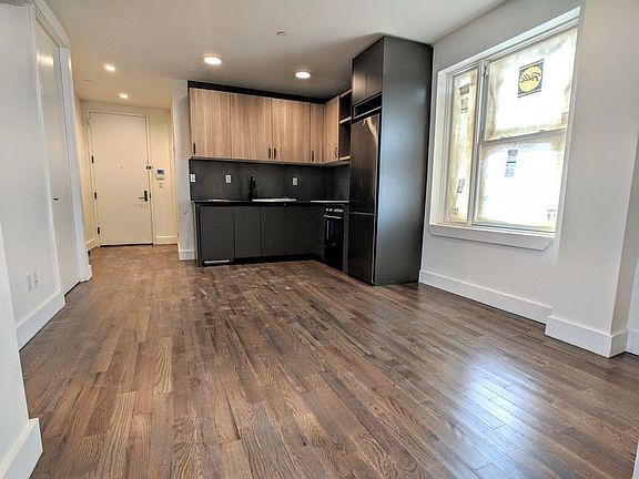 3rd image of 171 Linden Blvd #5B5