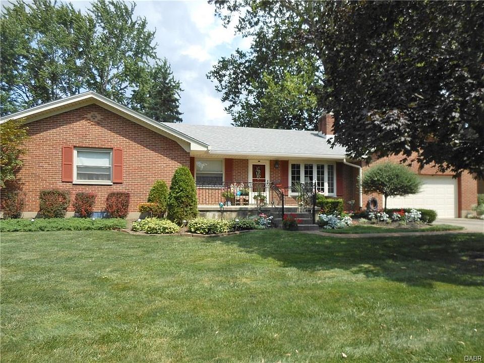 1st image of 200 E Elmwood Dr