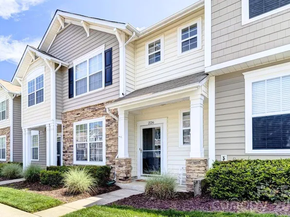 226 Dawn Mist Ln, Fort Mill, SC 29708
