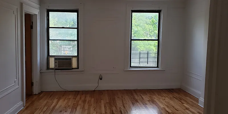 Rented by MCR Realty | media 7