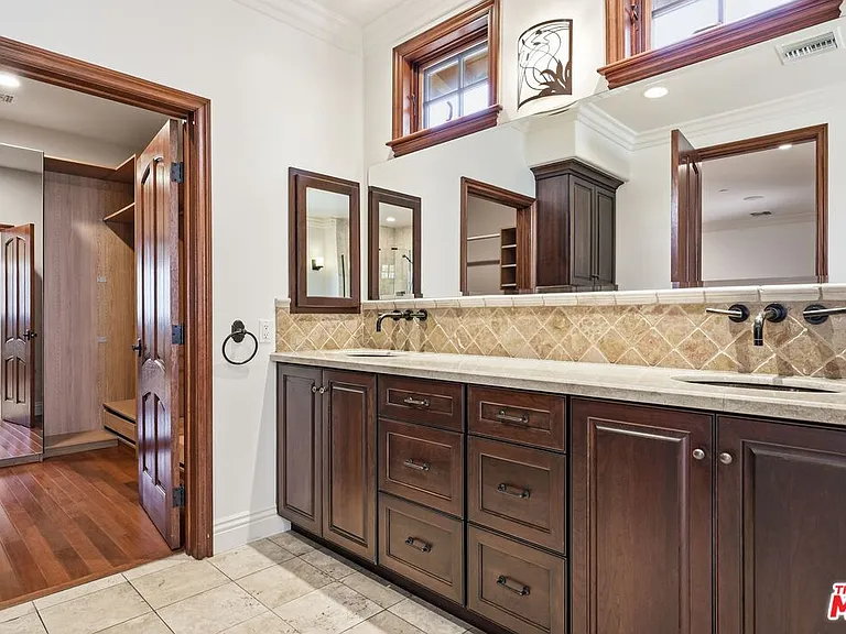 4129 Wade St — Photo 20
