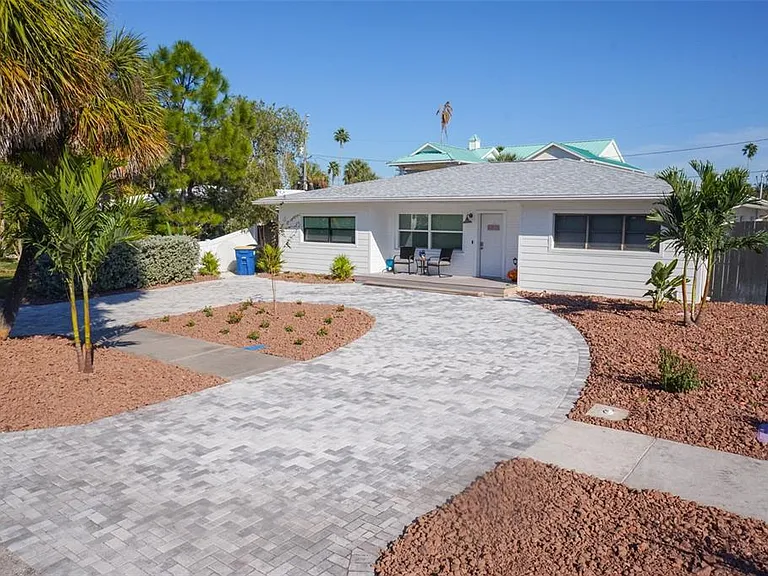 929 Lantana Ave — Photo 42