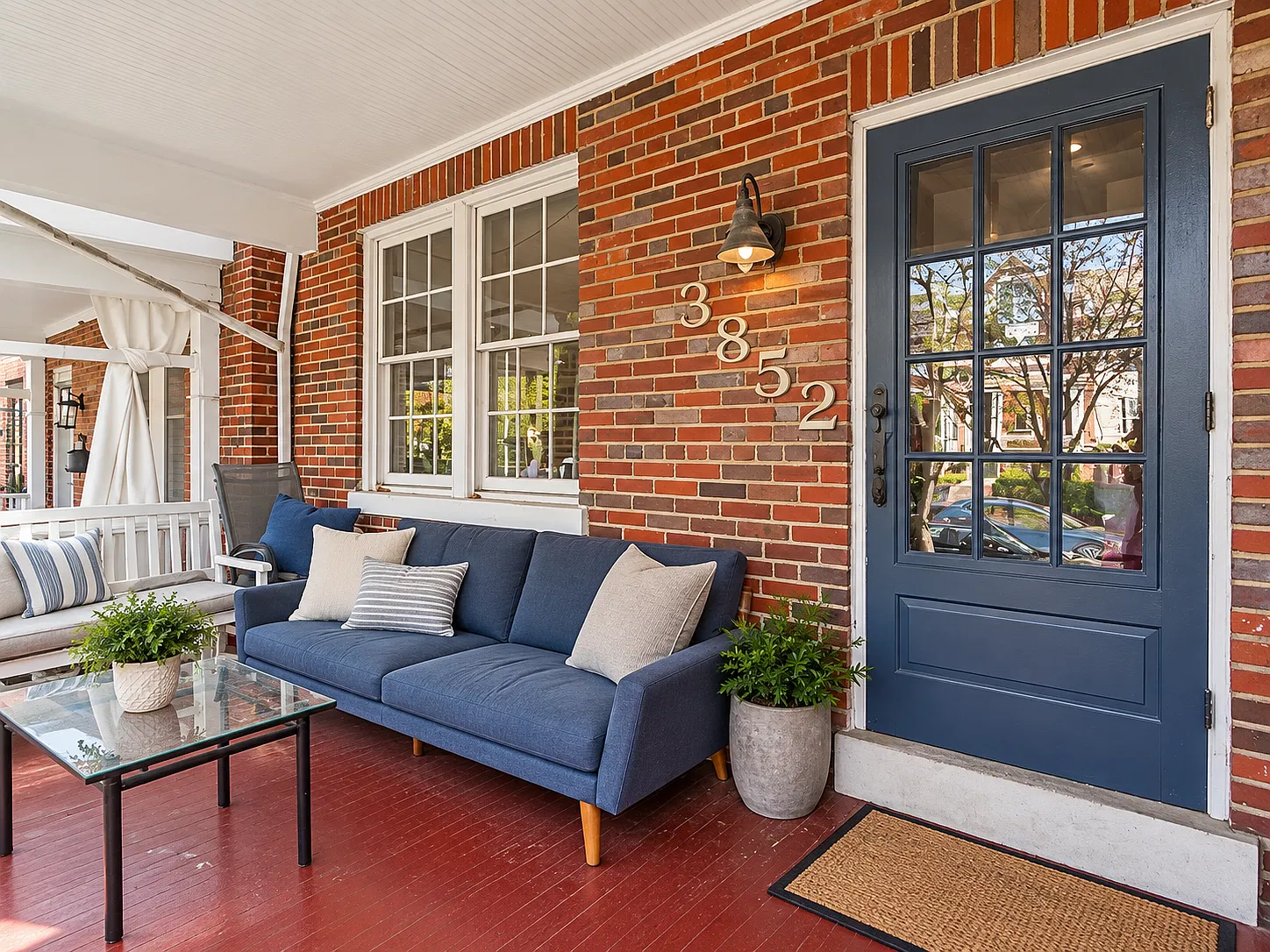 6 bed, 2300 sqft, $6,800 — Photo 2