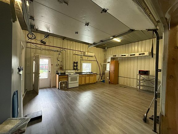3rd image of 814 Clifton Dr