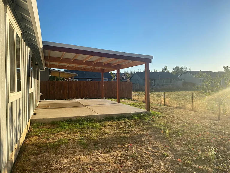836 Fairmont Dr NE — Photo 33